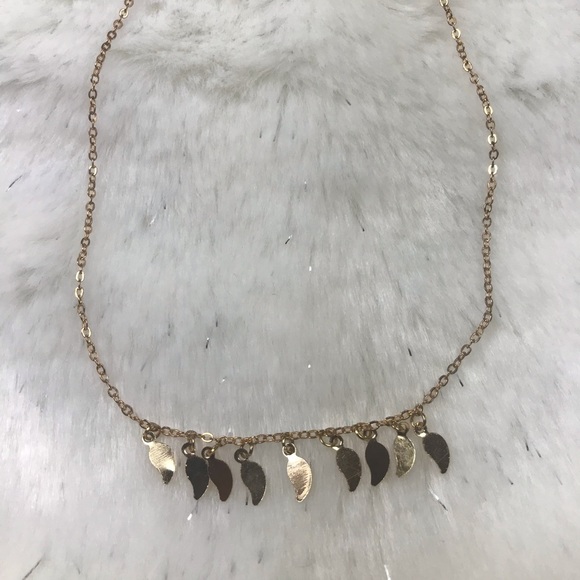 Faux Gold Feather Shape Leaf Charm Choker Necklace - Picture 7 of 8